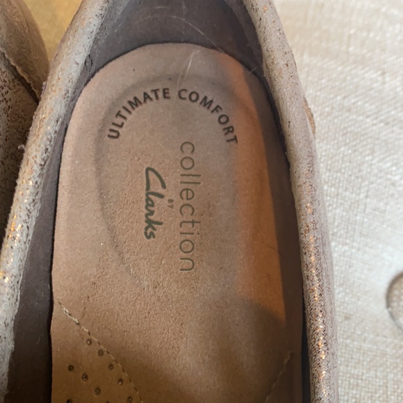 Clarks Ultimate Comfort Collection Gold Shimmer Penny Loafers Women's 8M - Picture 8 of 15